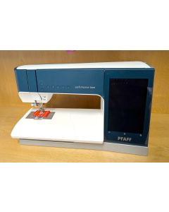 Macchina per cucire elettronica Pfaff Performance Icon - DA ESPOSIZIONE SENZA IMBALLO INTERNO